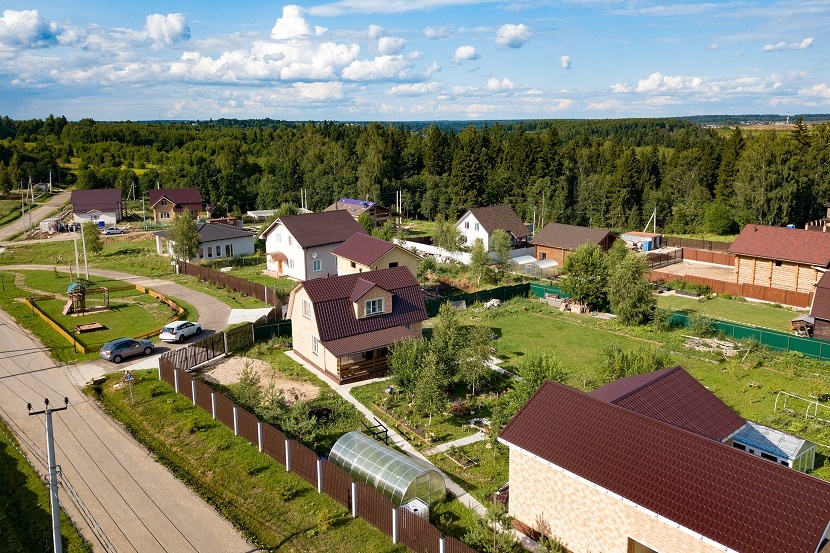 Школа и детский сад 